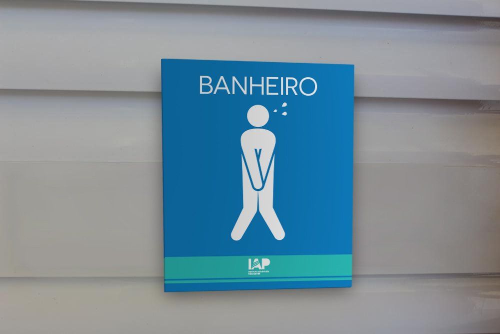 Placa azul com os dizeres