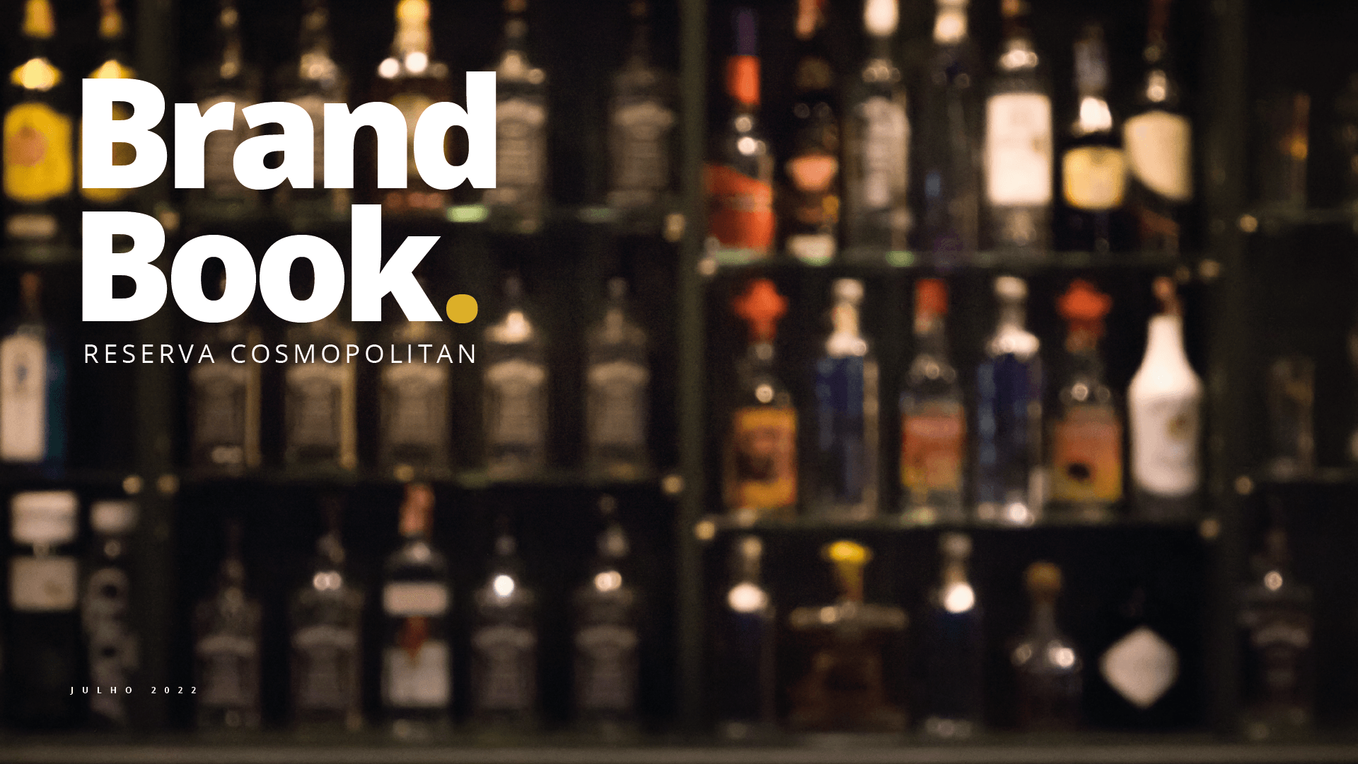 Uma imagem borrada de um bar com as palavras brand book acima dele