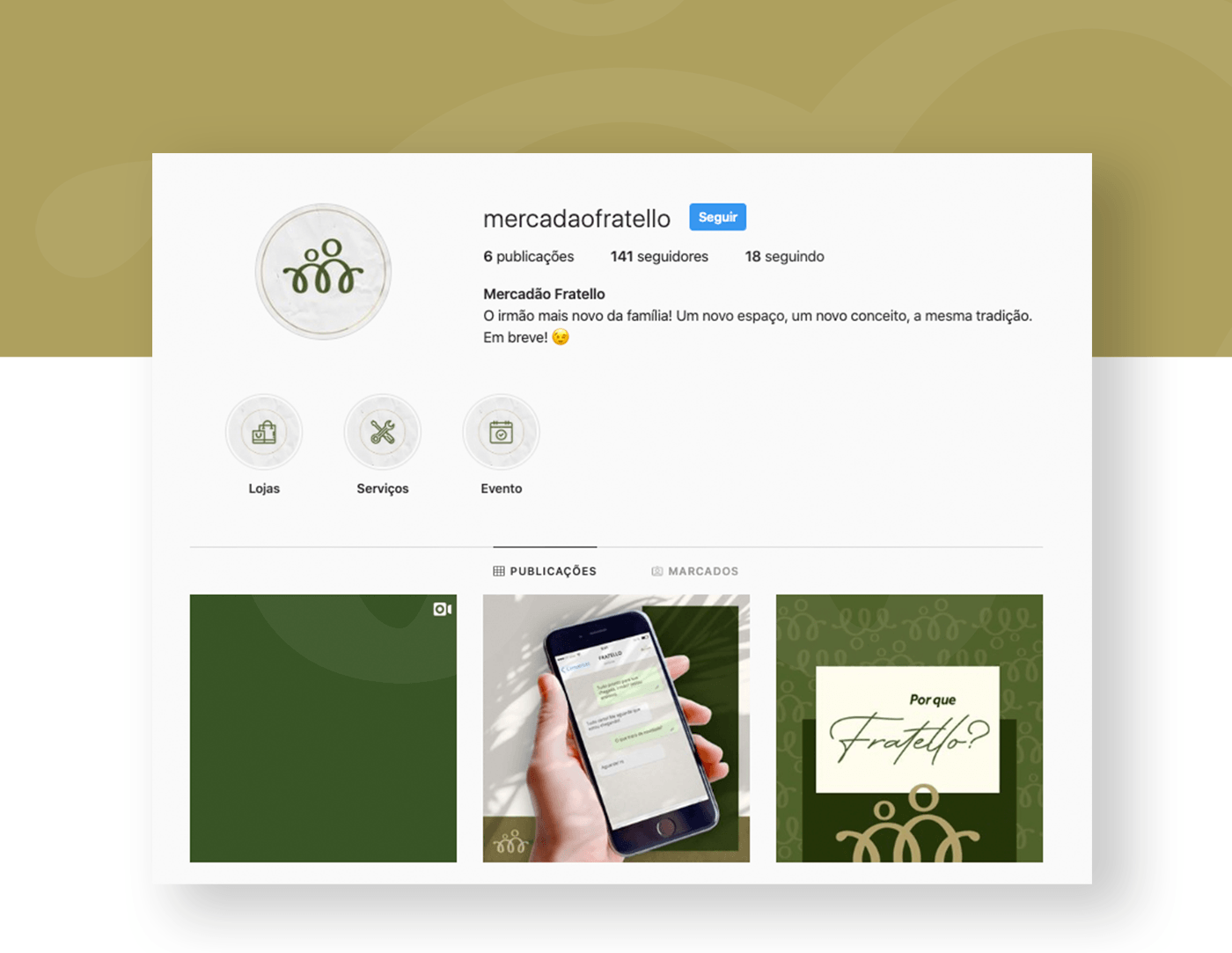 Uma pessoa está segurando um celular na mão.