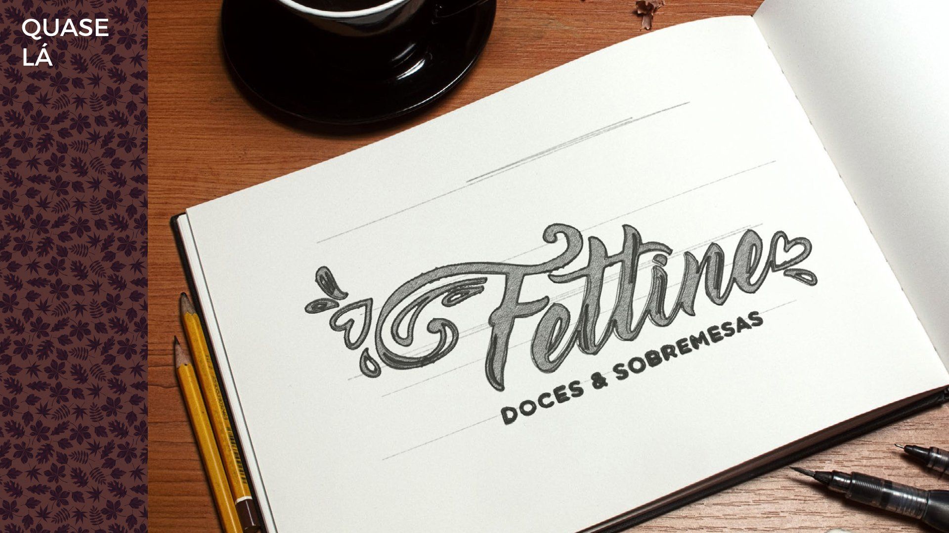 Um livro está aberto em uma página que diz fettine