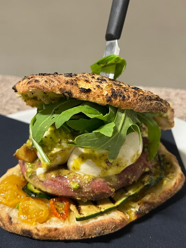 pizza con pomodori secchi