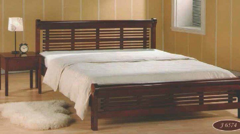 CLIO — Bedpost in Winnellie, NT