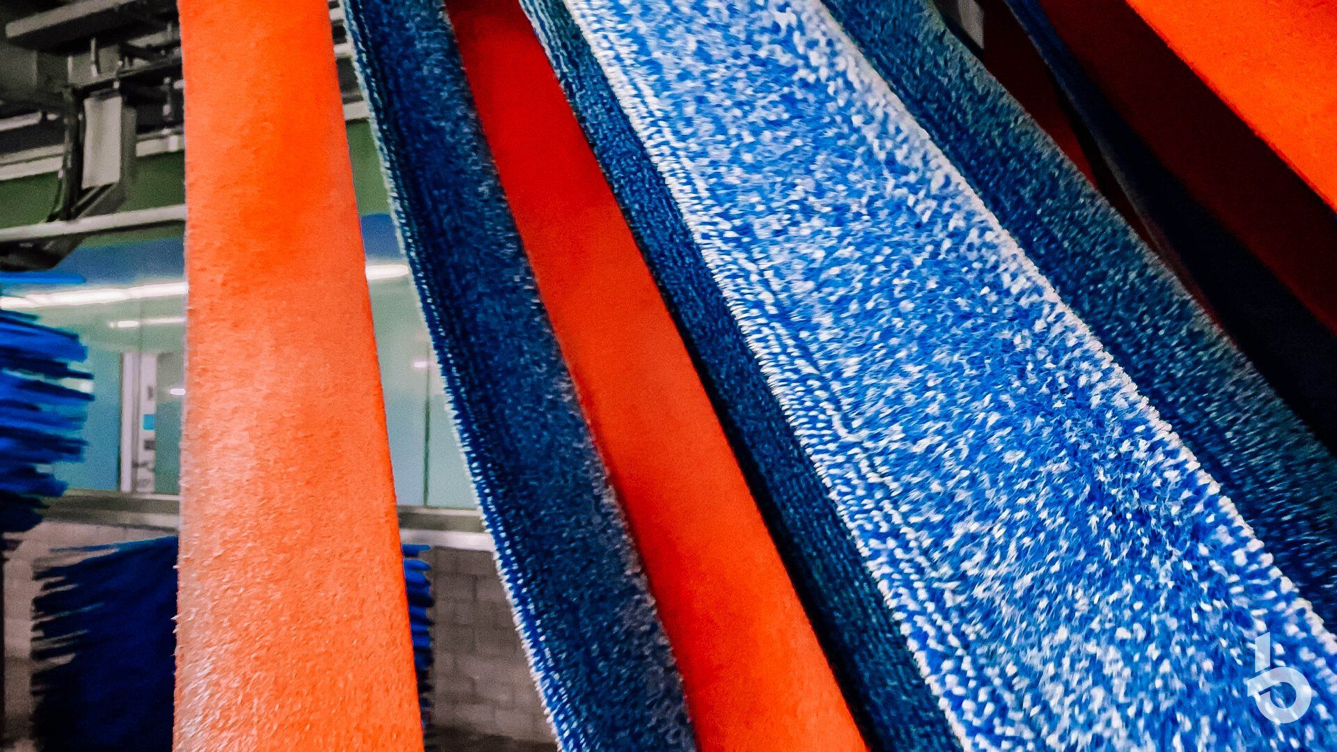 Holz Car wash mitter