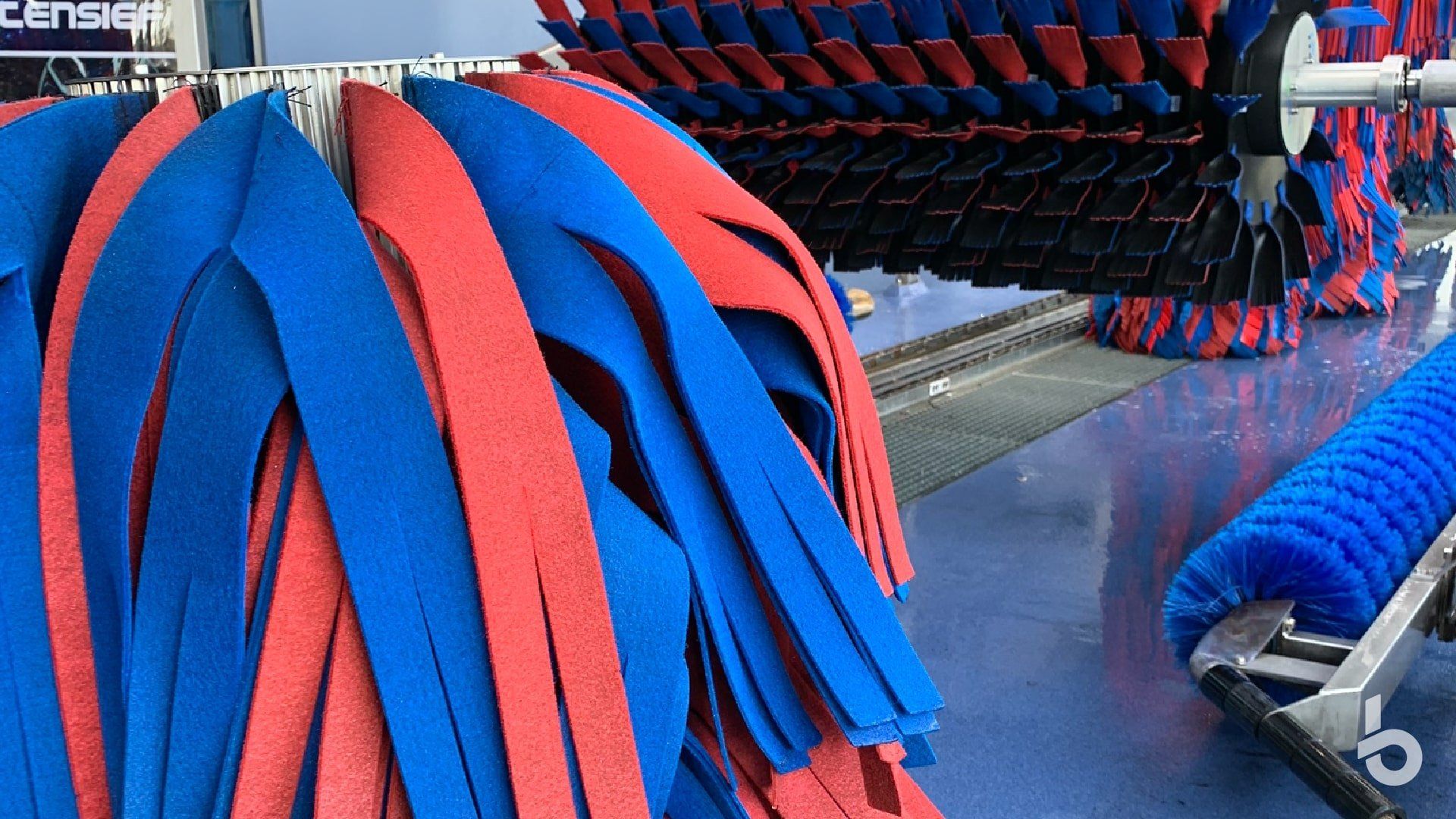 MicroAct car wash brushes