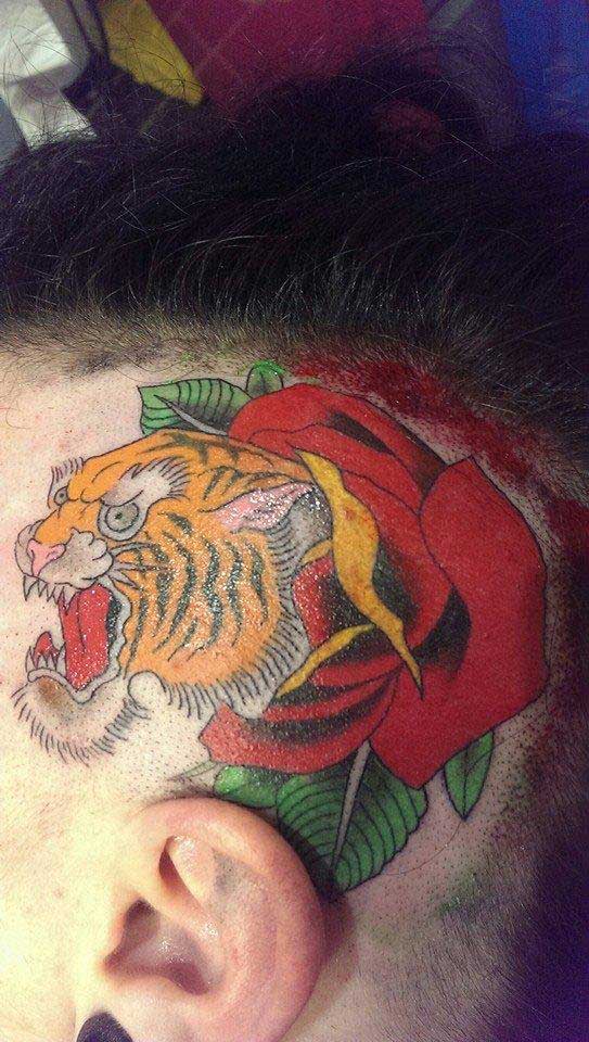 tiger shoulder tattoo