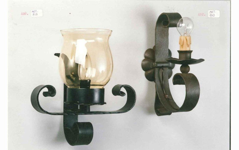 due lampade da muro in ferro battuto