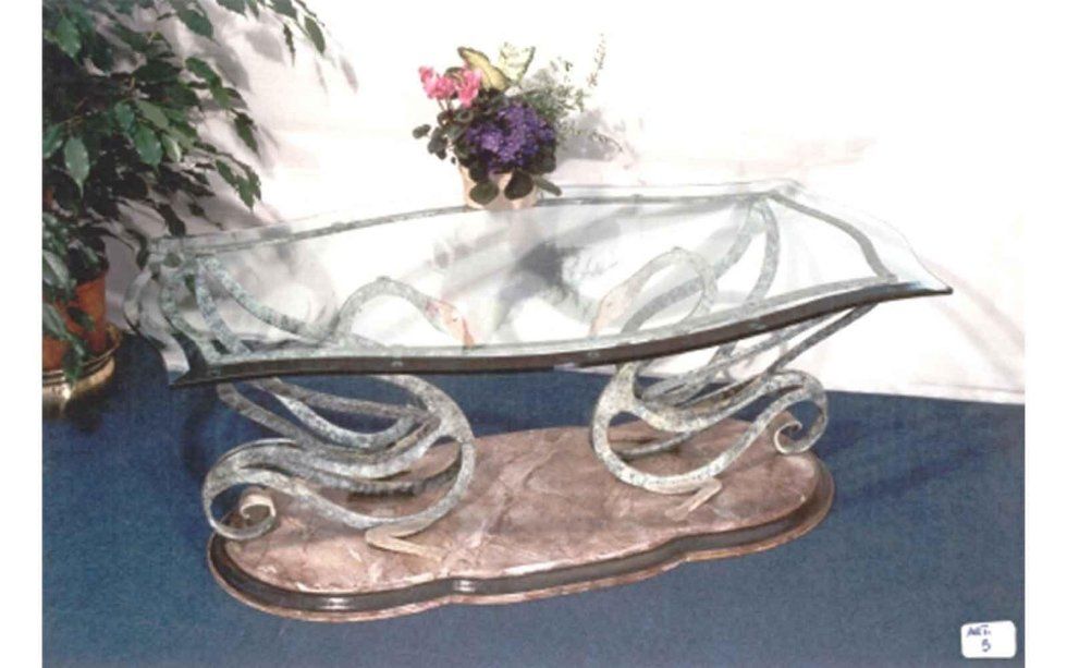 tavolo in ferro battuto e vetro