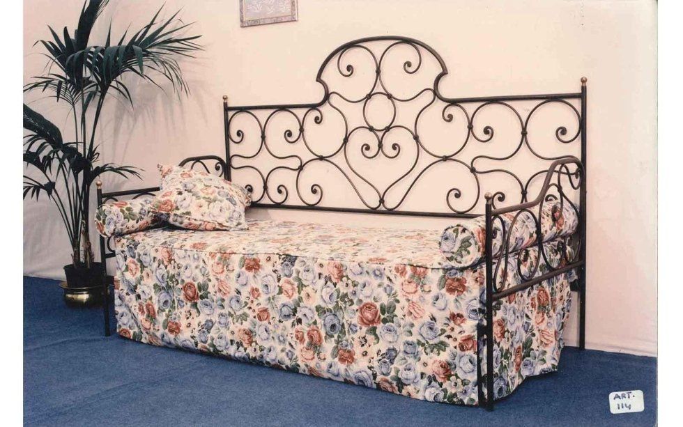 divano letto in ferro battuto