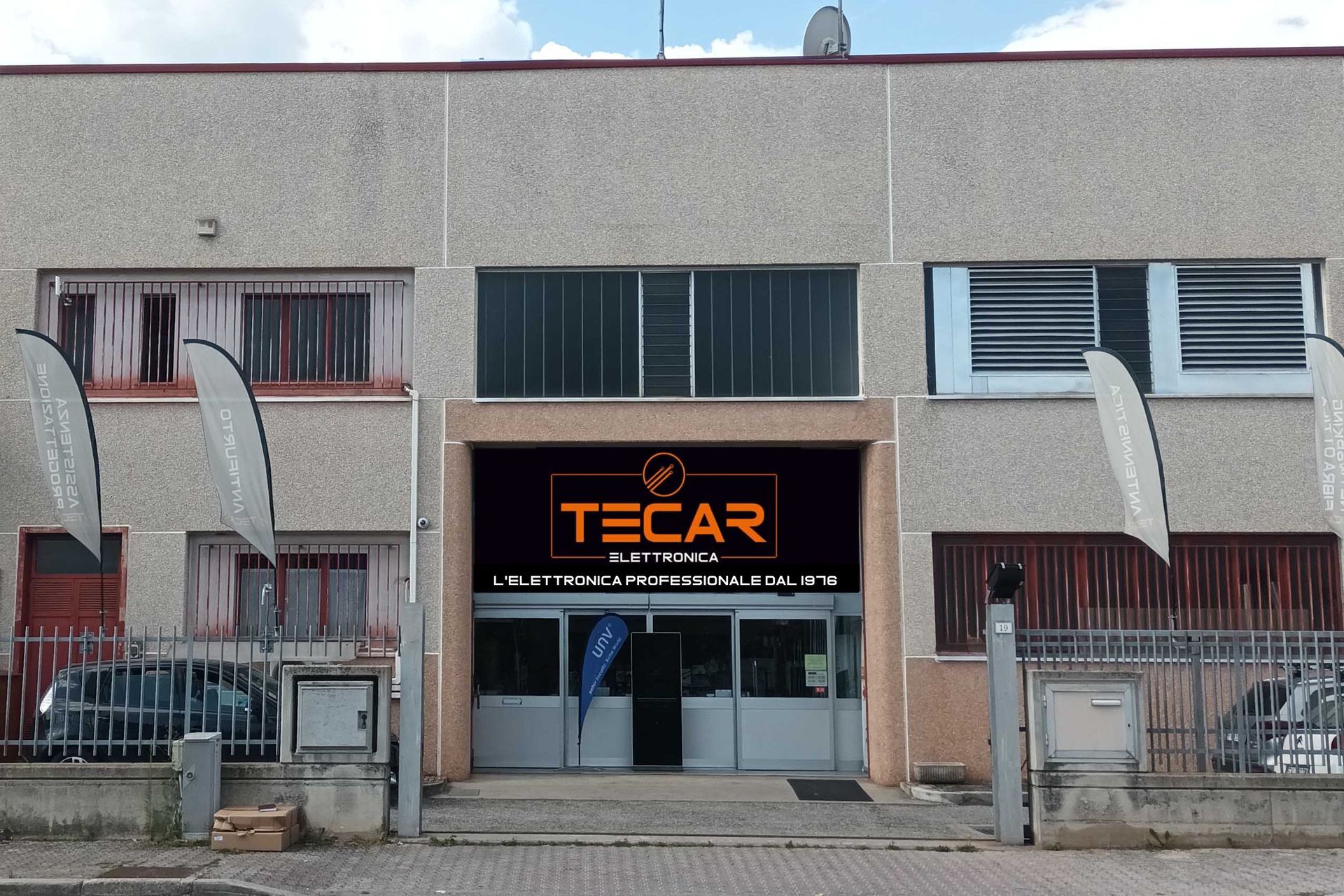 esterni di un negozio di elettronica