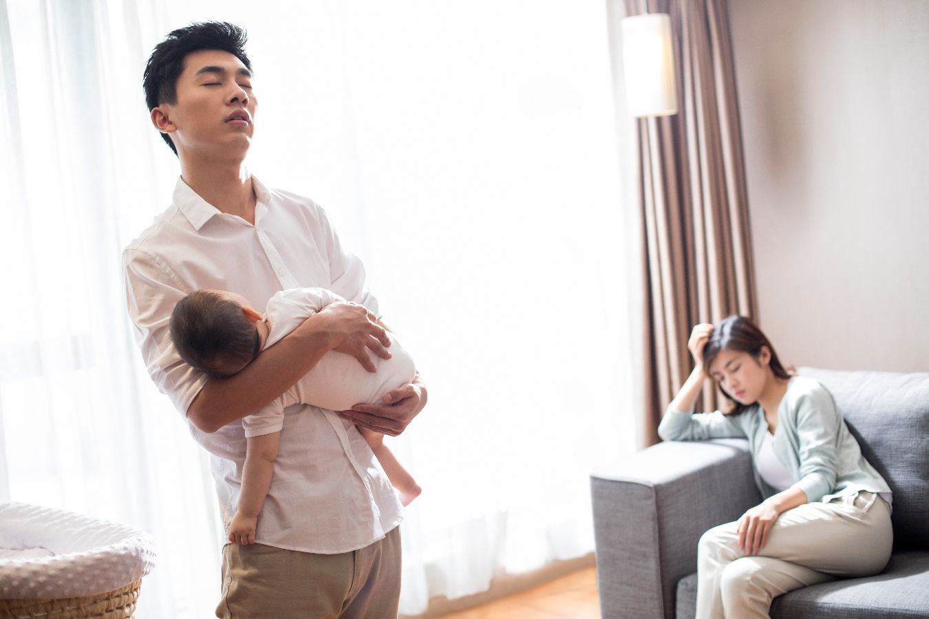 【新生兒照護全攻略】新生兒黃疸、溢奶、哭鬧怎麼辦?專業護理師教你安穩度過產後第一個月 【新生兒照護全攻略】新生兒黃疸、溢奶、哭鬧怎麼辦?專業護理師教你安穩度過產後第一個月