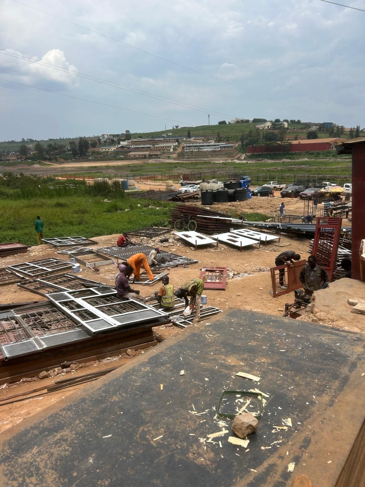 Circular construction economy connecting local suppliers and developers.