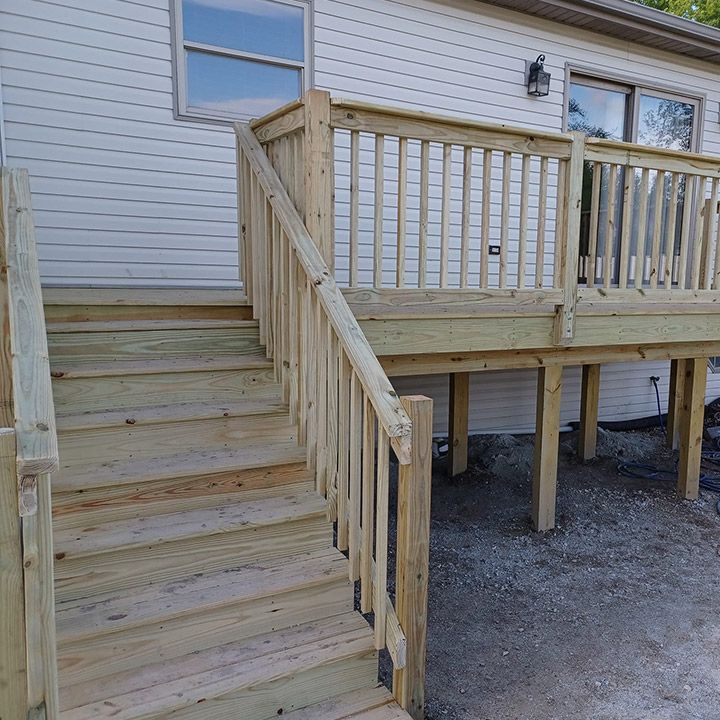 Simple Deck — Griffith, IN — Rojas Fencing & Decking