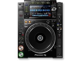 A picture of a pioneer dj cdj 2000.