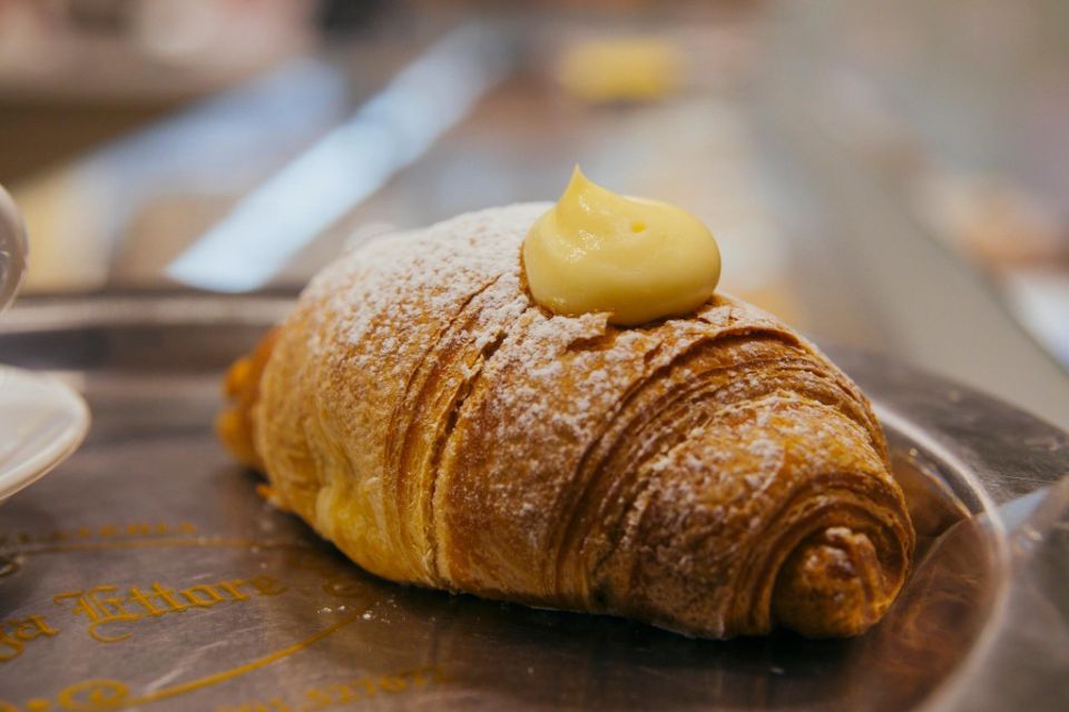 Cornetto farcito alla crema