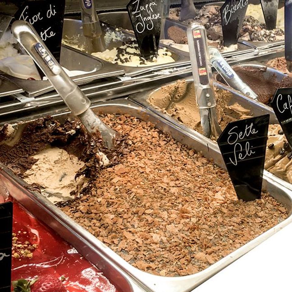 Gelati artigianali alla crema e alla frutta