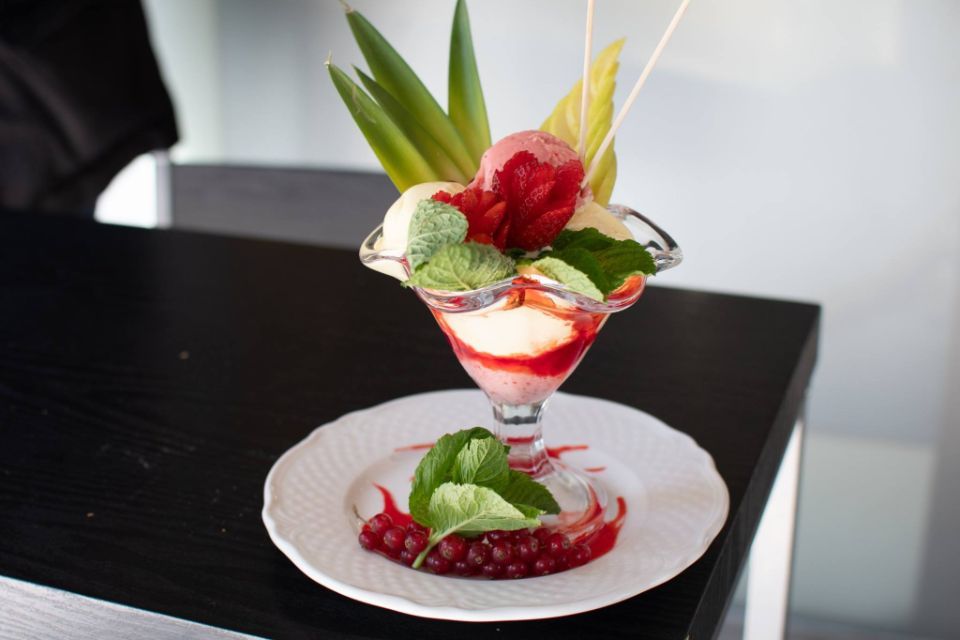 Coppe di gelato alla frutta