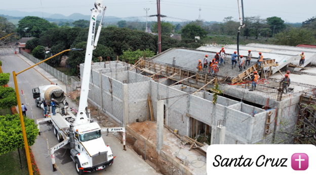 Una vista aérea de un sitio de construcción en santa cruz
