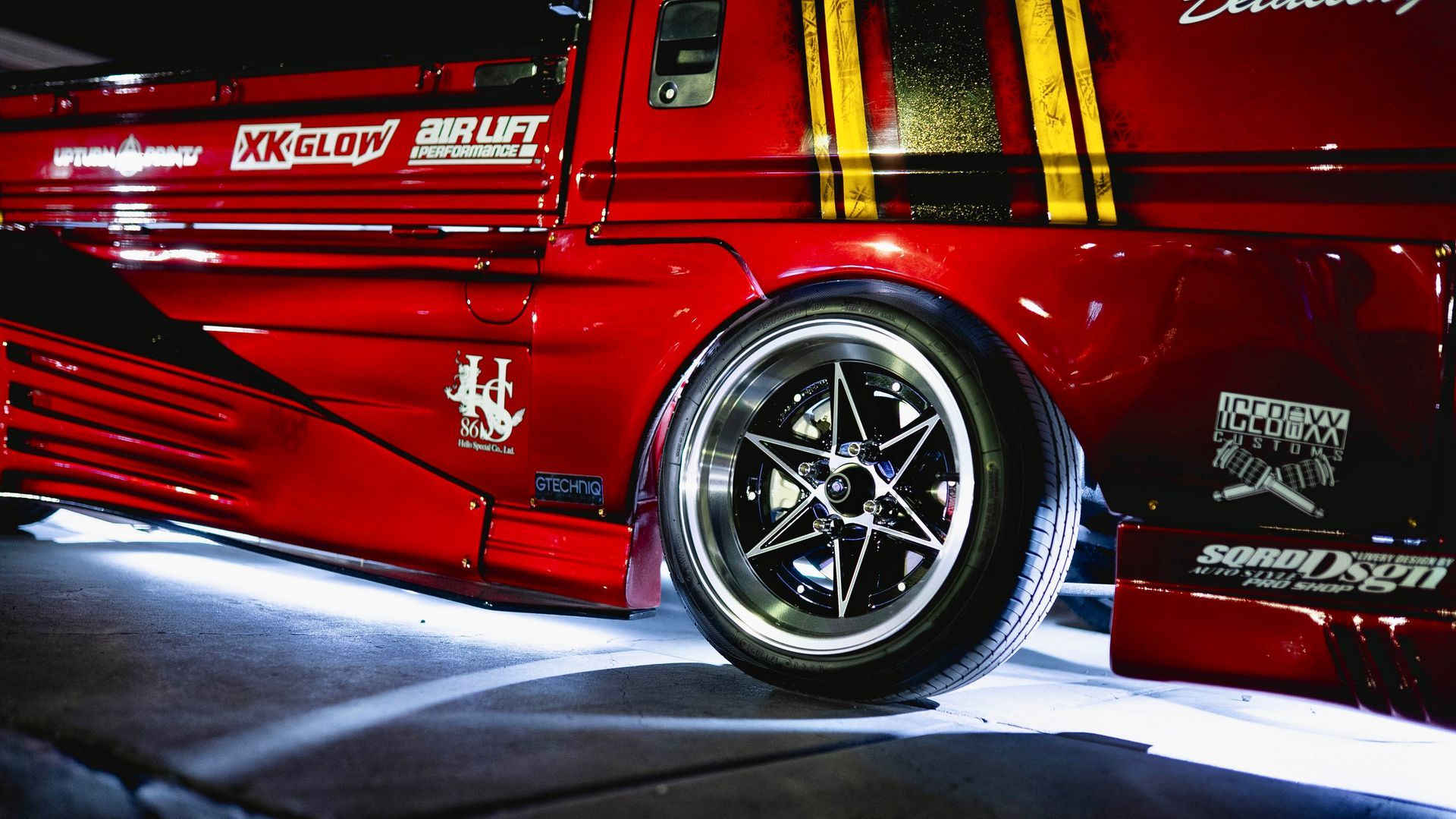 Hello Special wheels on K&N Detailing Honda Acty SEMA build