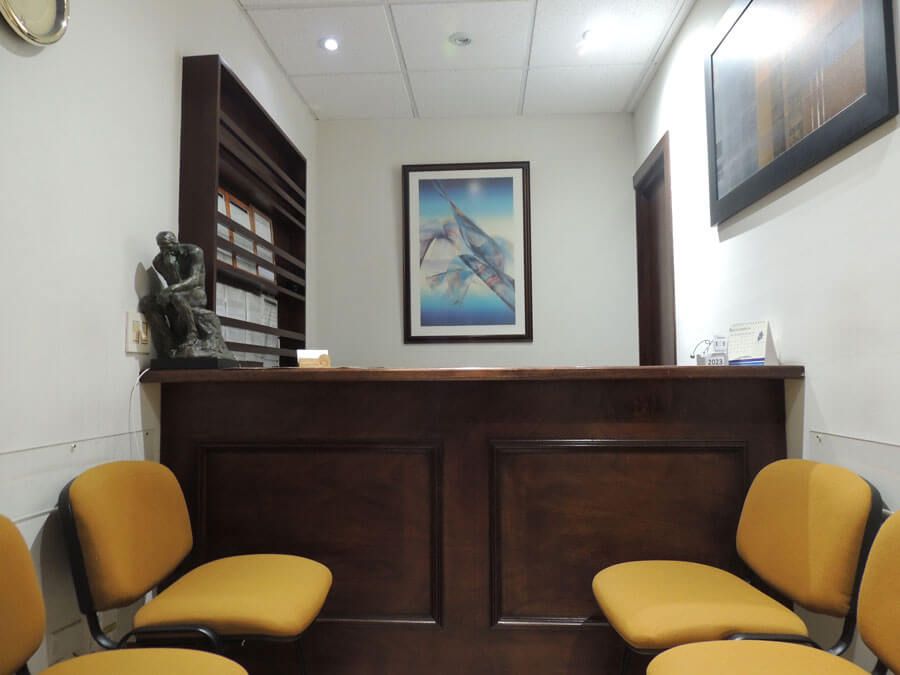 DR. EDUARDO M. GARZA TAMEZ - Consultorio