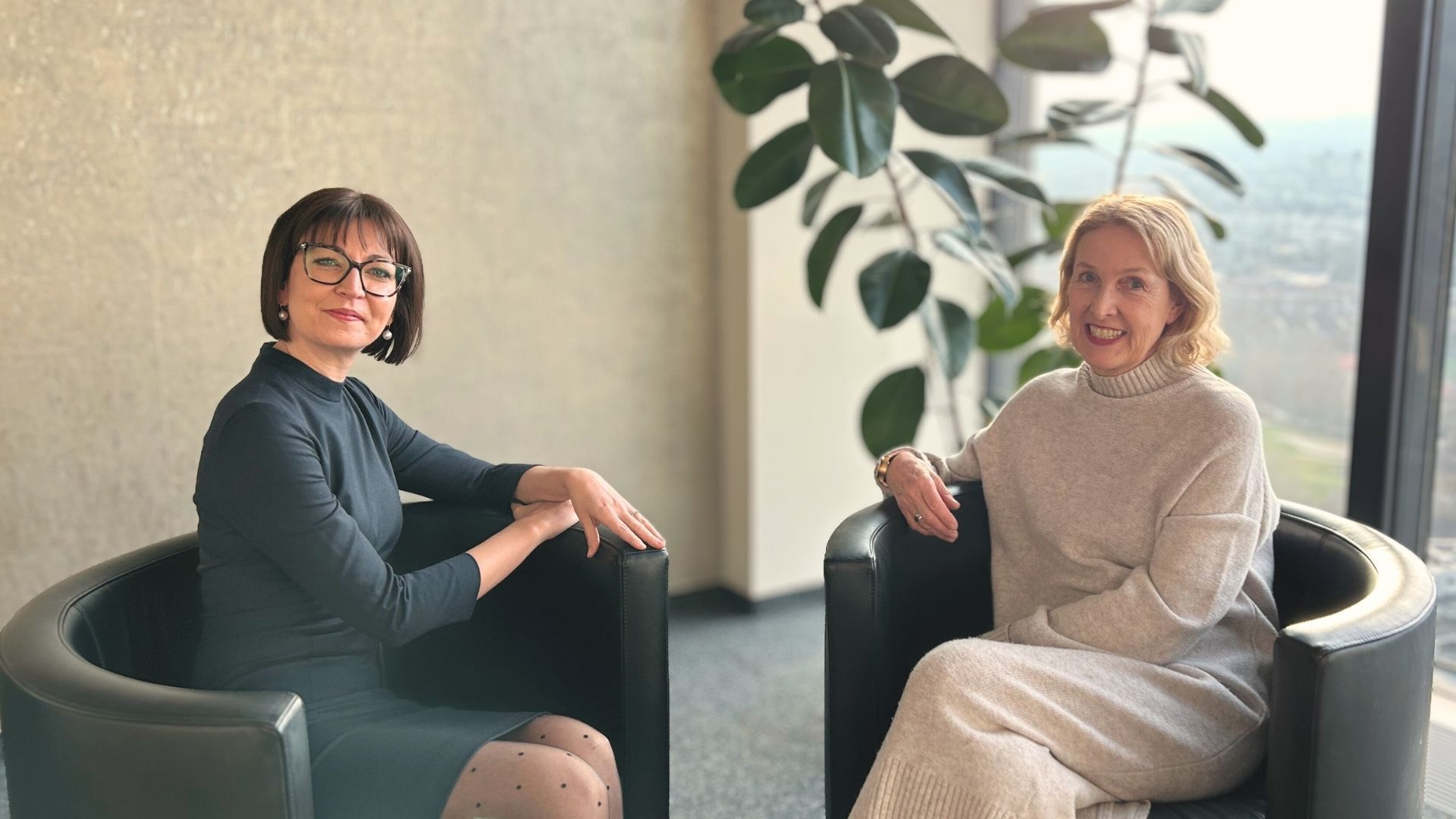 Geschäftsführerinnen von Aumaier, auf dem Bild ist Veronika Aumaier gemeinsam mit Bainca Gaugl