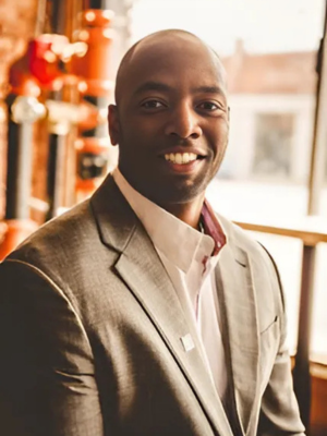 Lincoln White realtor