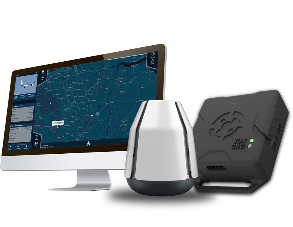 Monitor mit Flugverkehrskarte und einem weißen und einem schwarzen antennenähnlichen Gerät.