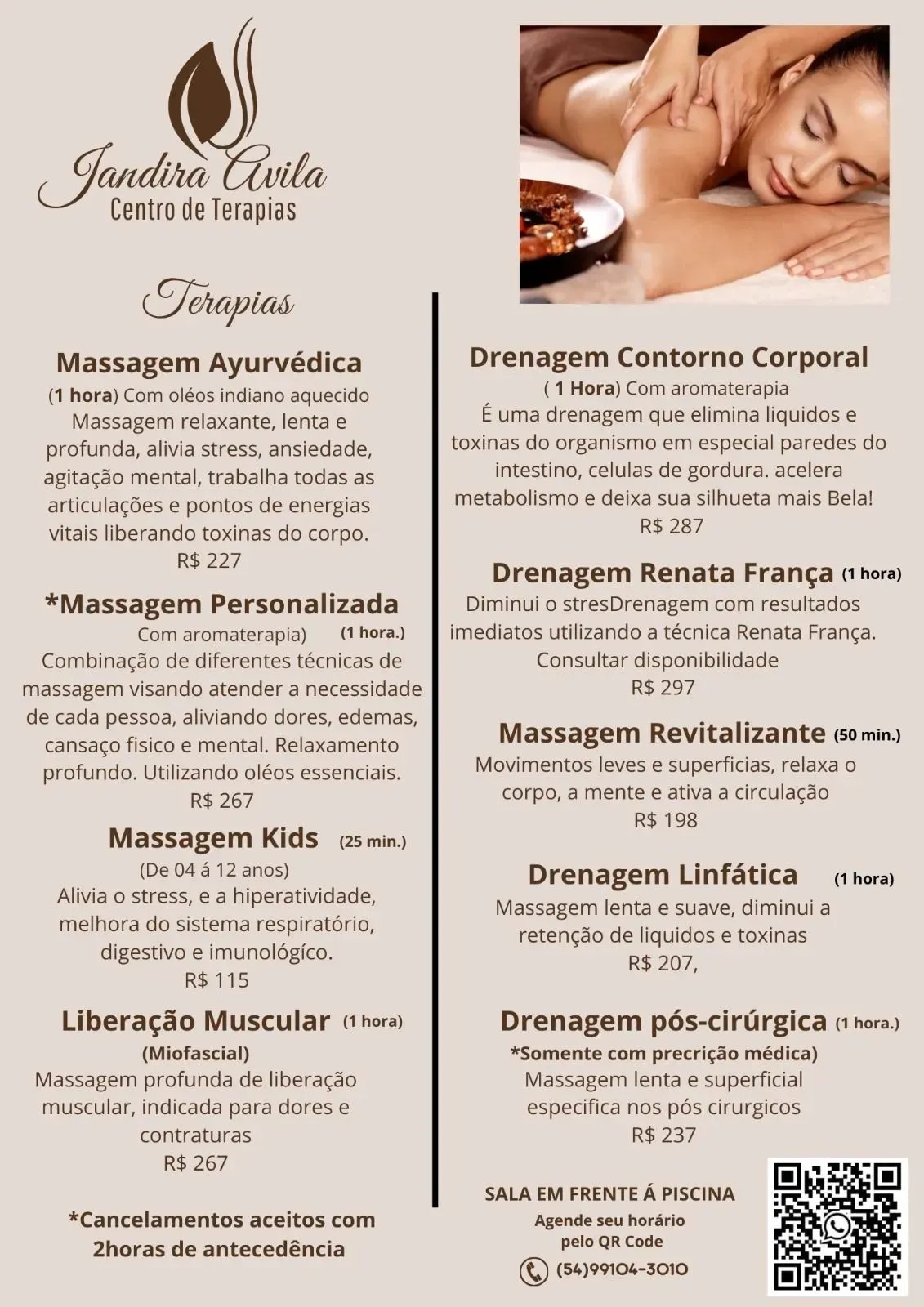 Panfleto de serviço de spa com massagens e tratamentos de drenagem linfática, fundo bege e uma mulher recebendo uma massagem facial.