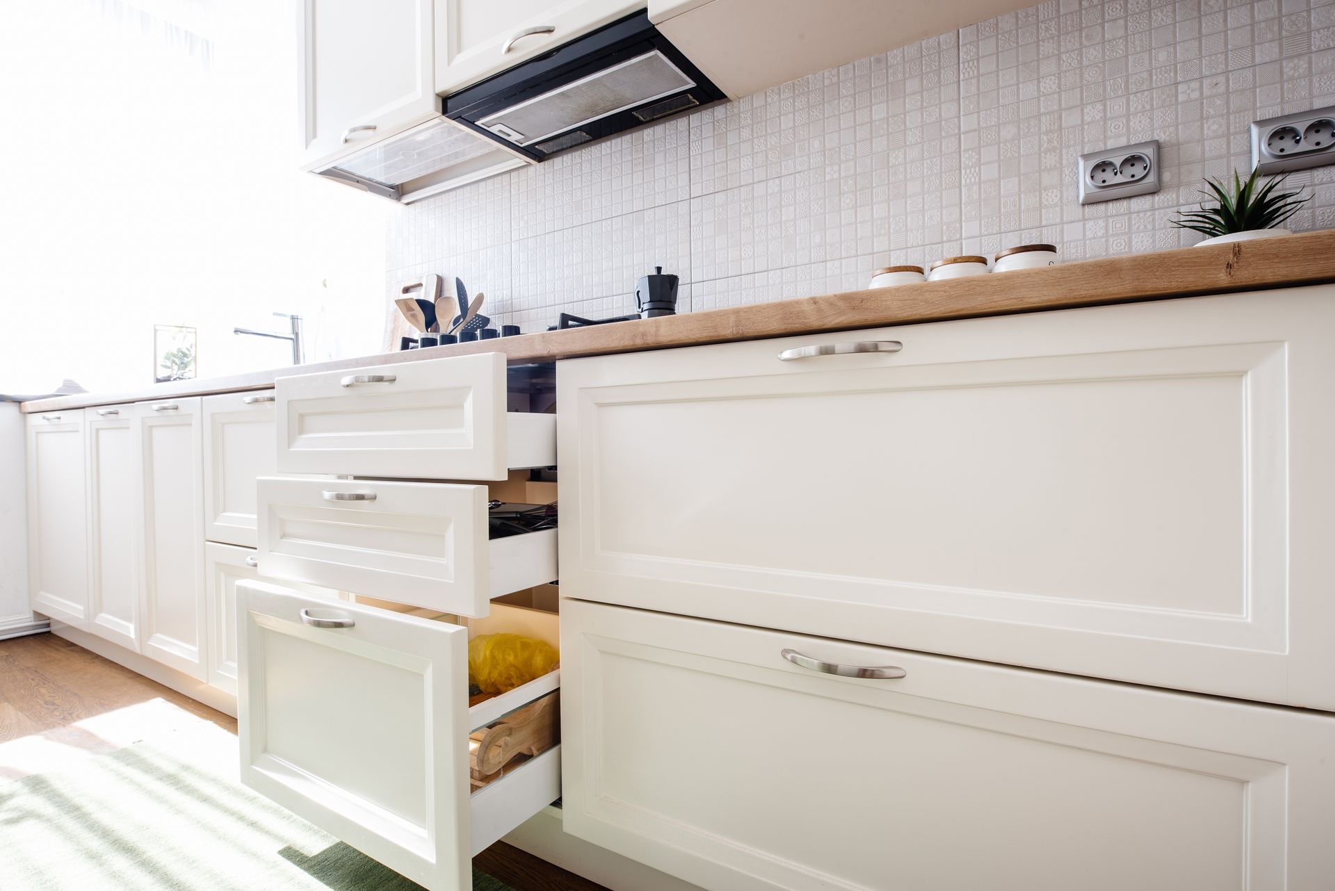 Newly Refaced Kitchen Cabinets