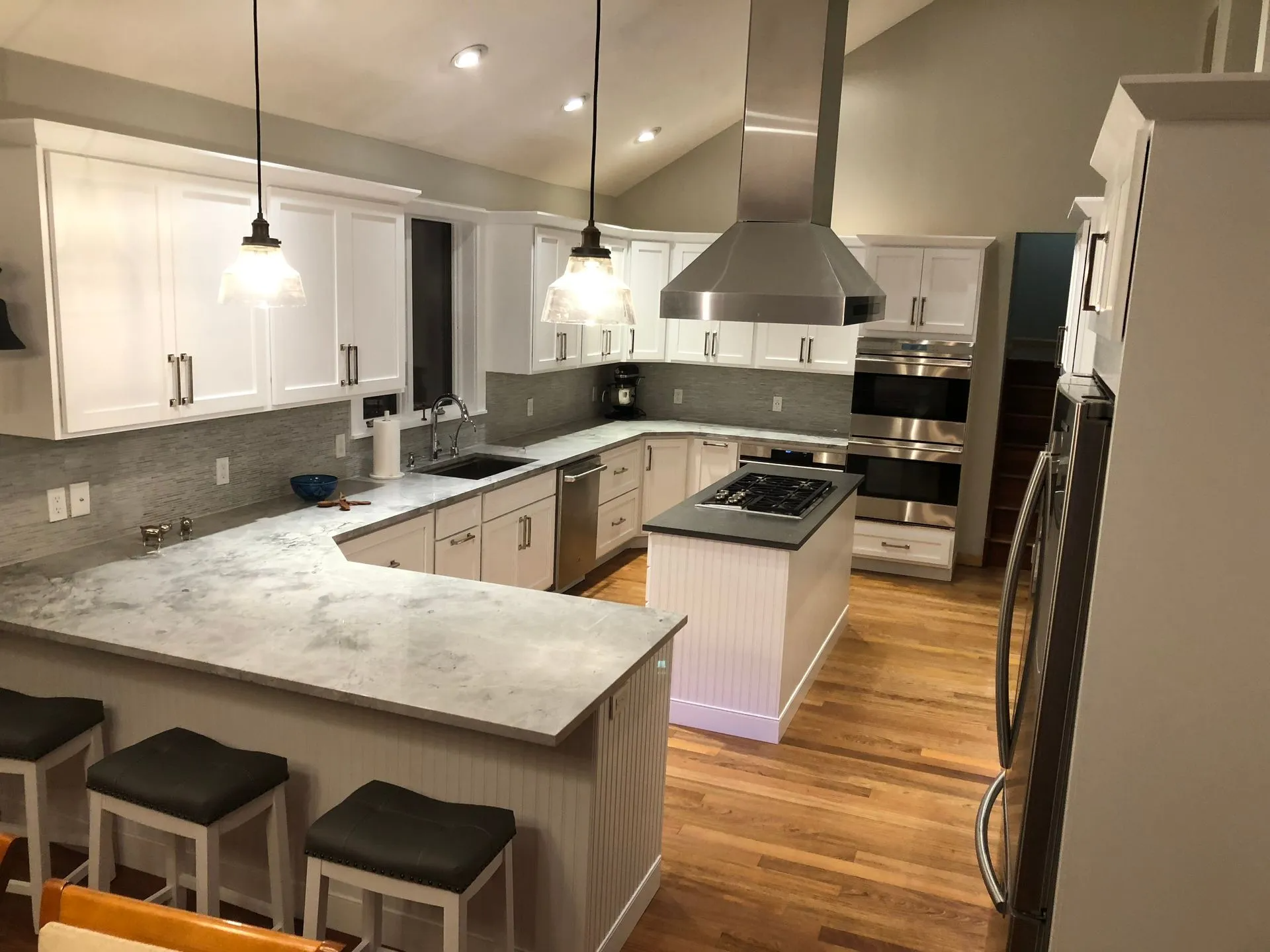 Beautiful and Clean Kitchen Design