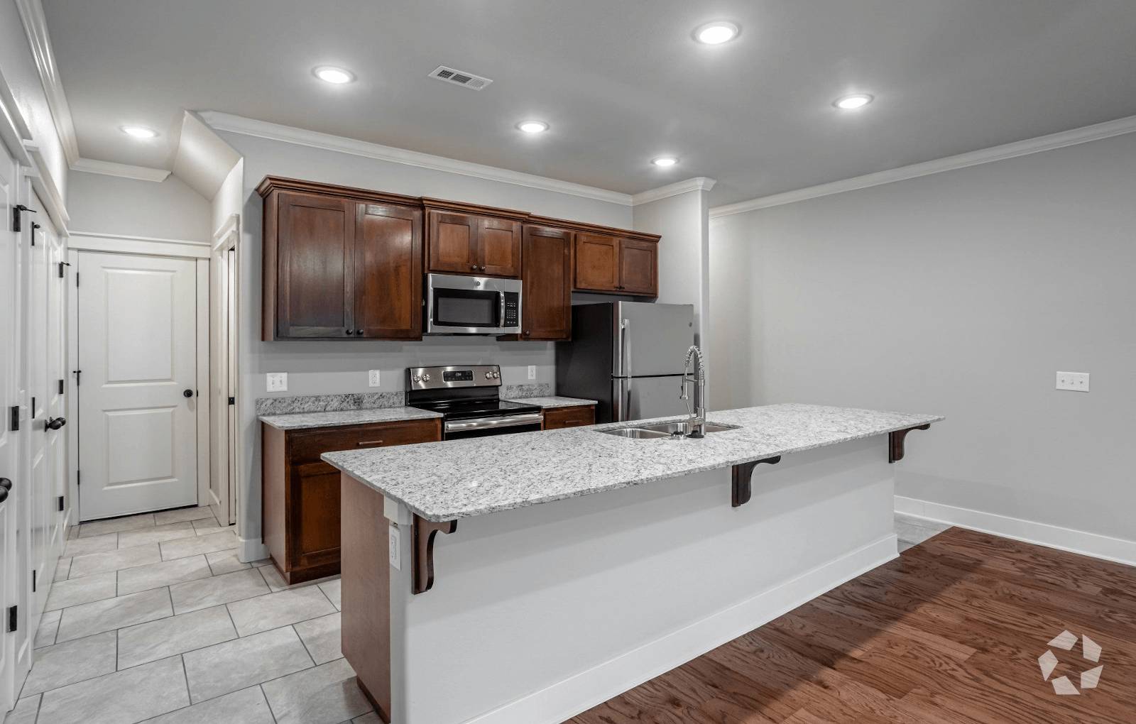 Apartments Sycamore Heights Townhomes