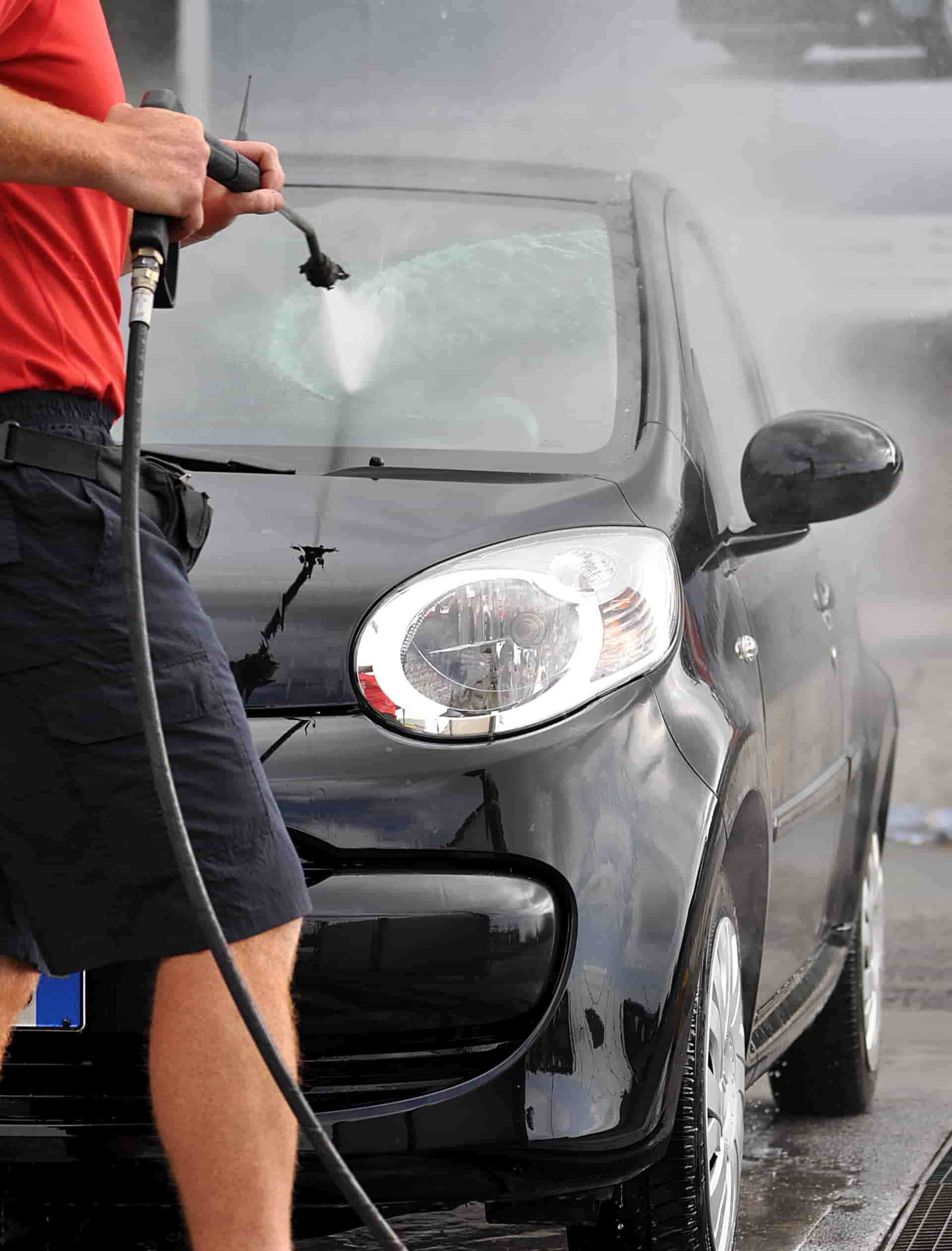 Autolavaggio con operatore - Car Wash Center Best Oil Rimini