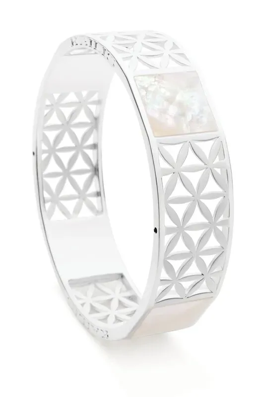 Silver Ring with Flower Pattern – Darwin, NT – Creative Jewellers