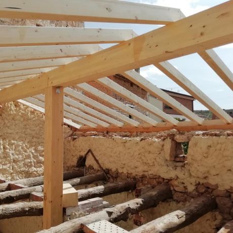 construir estructura de madera para casa de pueblo en Ponferrada