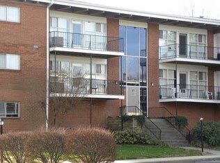 Riverside Park Apartments