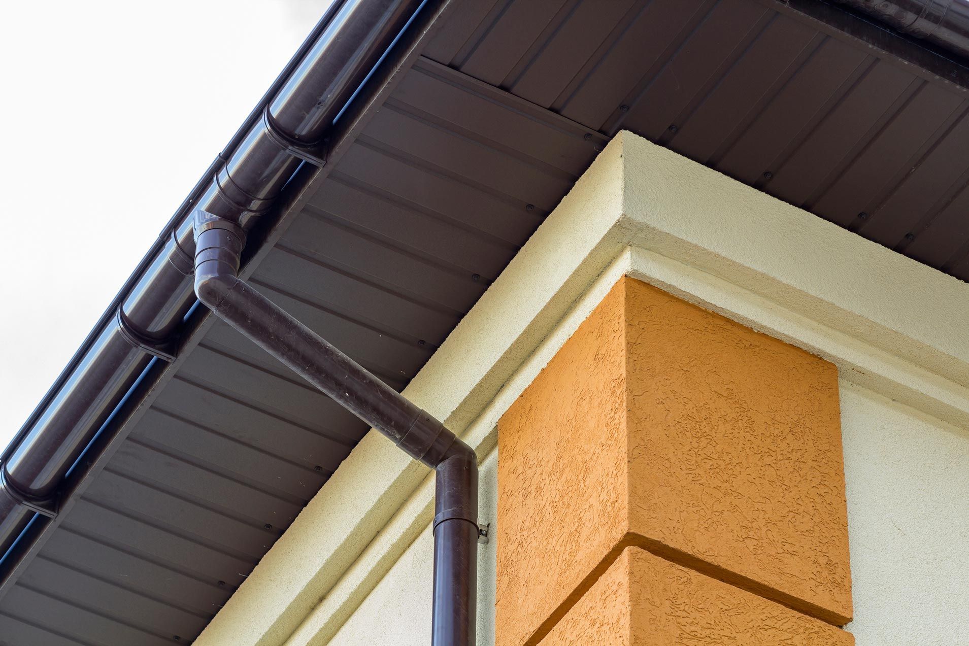 Gutter system guards’ installation in Pleasant Hill, IA, by Allstate Gutter & Siding