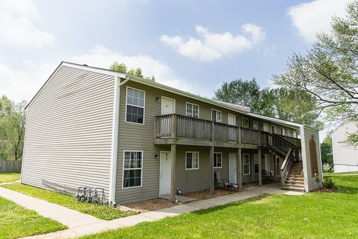 Rentals Chateau Court Apartments Raymore, MO