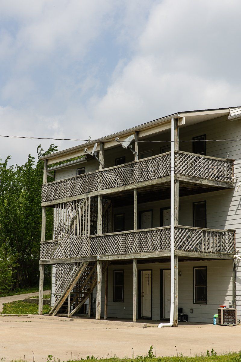 Rentals Chateau Court Apartments Raymore, MO