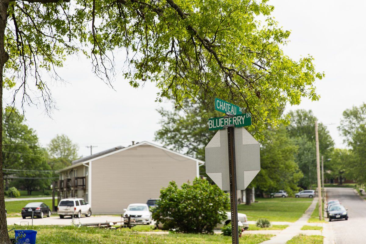 Rentals Chateau Court Apartments Raymore, MO