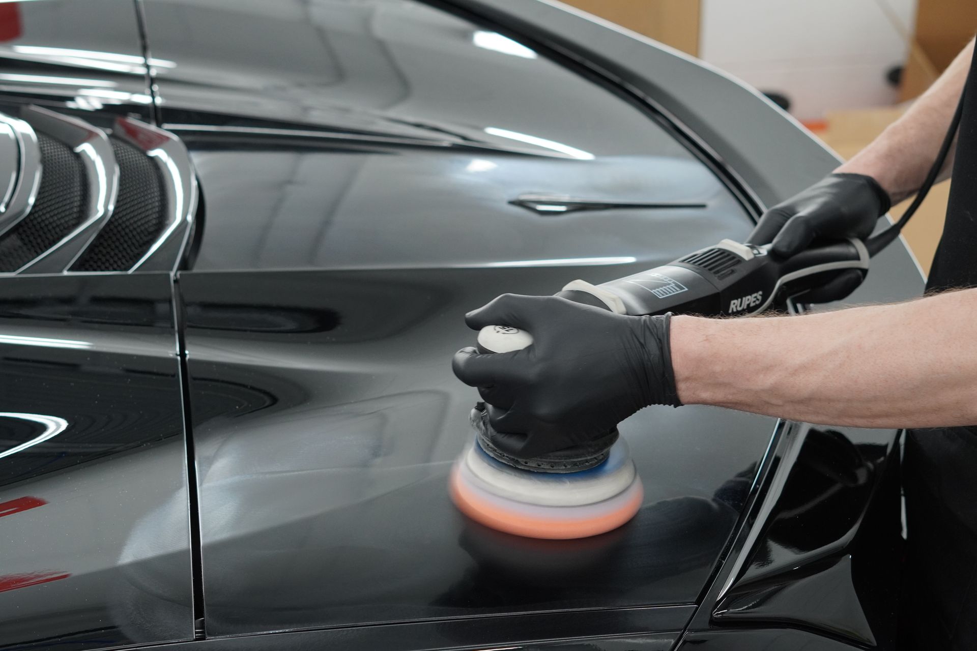 Ceramic Coating Polishing C8 Trunk.