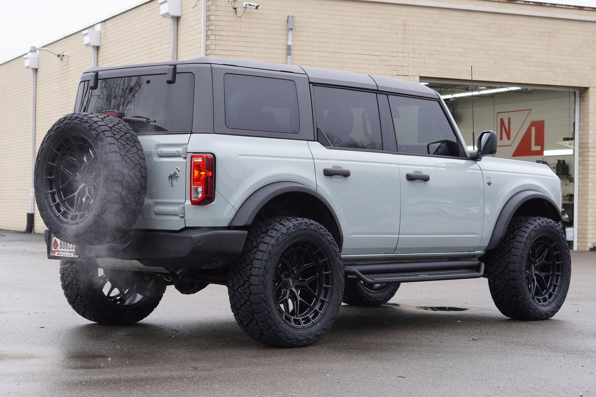 Wheels Tires Suspension Bronco Vossens