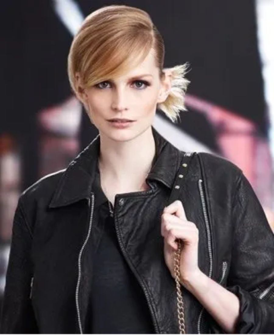 acconciatura donna frangia