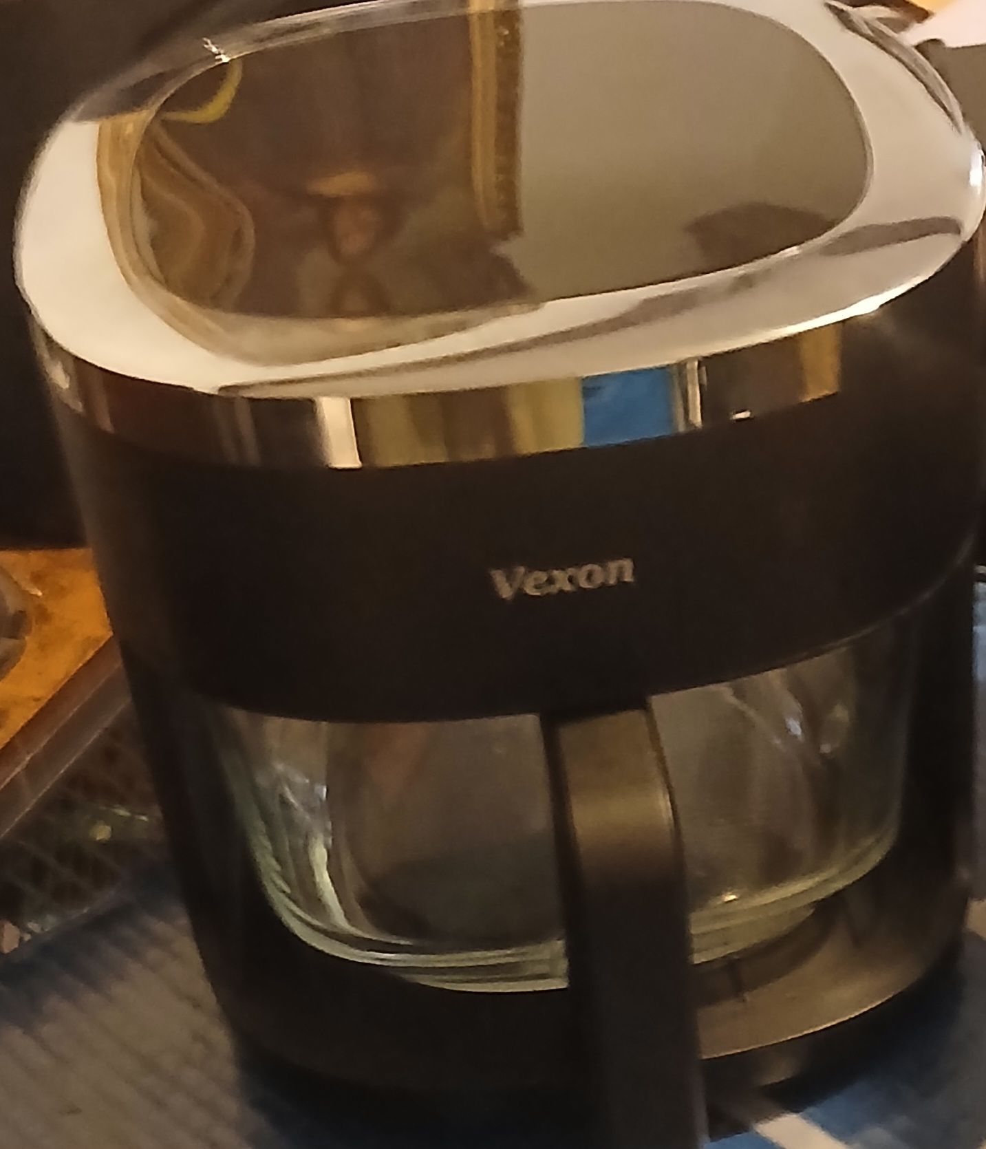 Black Vexon air fryer with a glass bowl and chrome top.