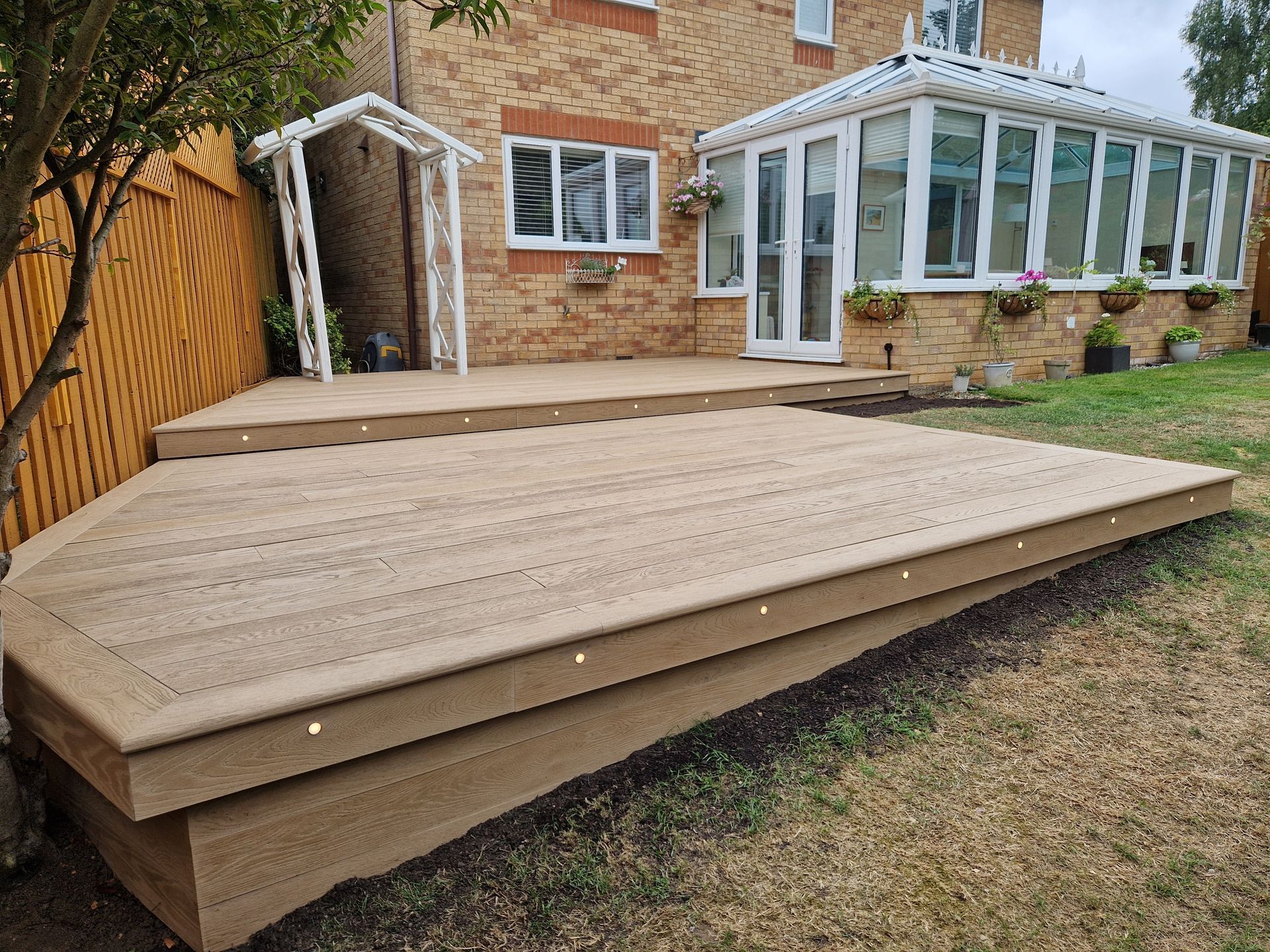 Multi Level Decking and Modern Wire Fencing