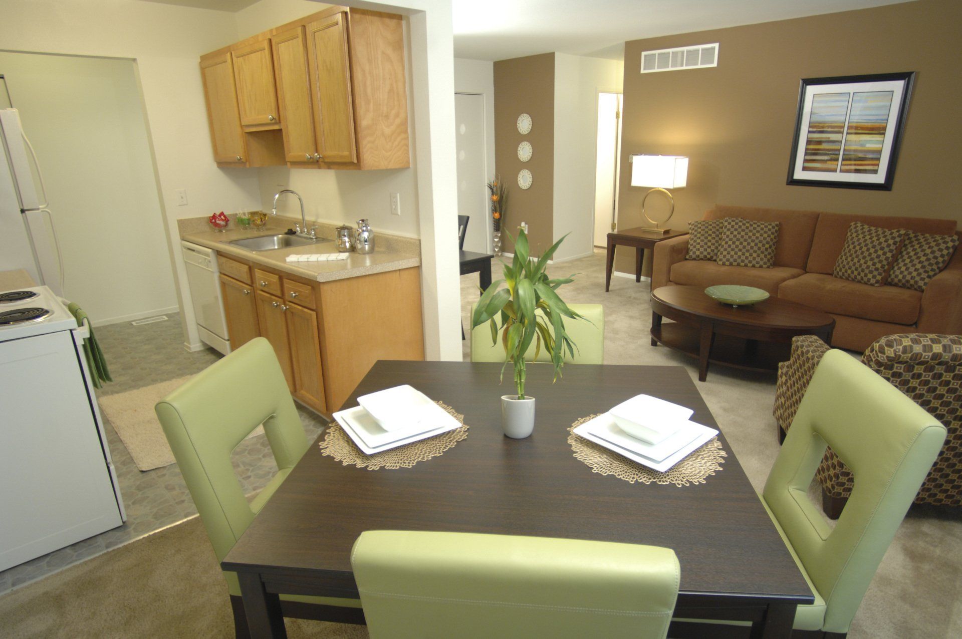 Grand Oaks Apartments for Rent Near Flint, MI in Grand Blanc 1 to 3