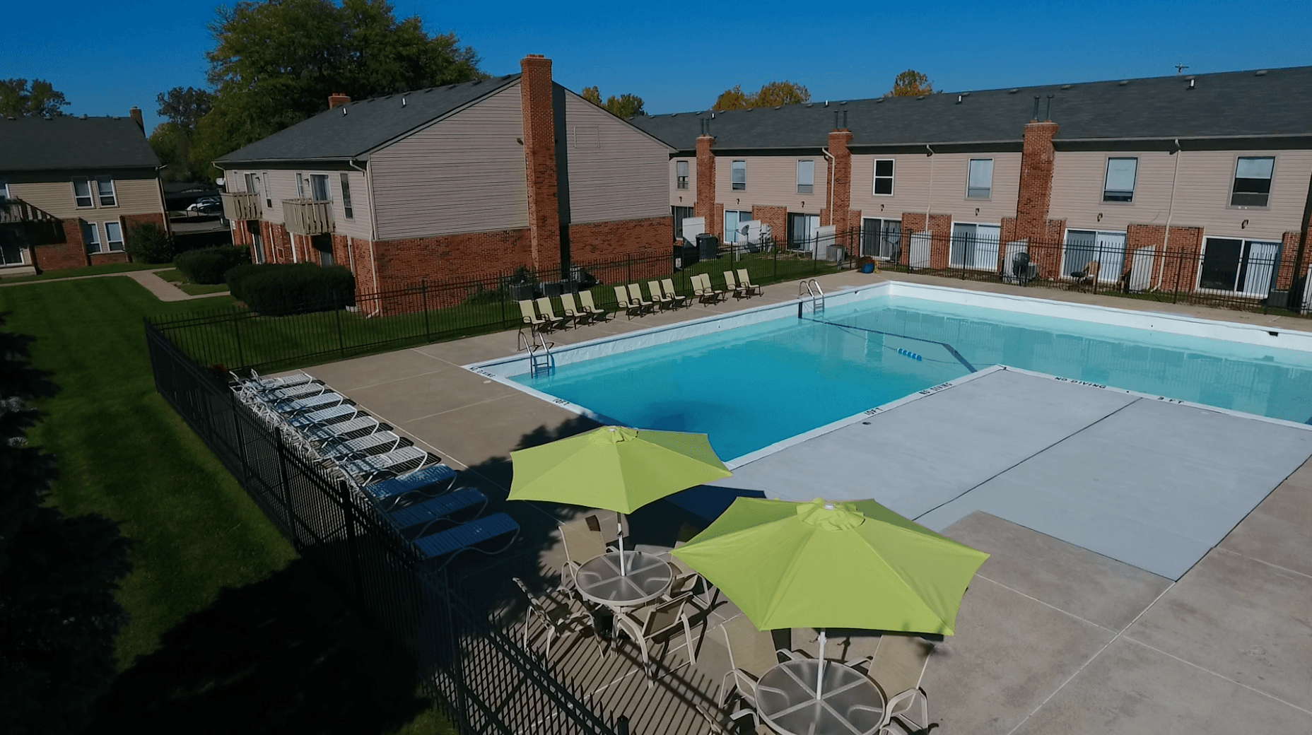 Grand Oaks Apartments for Rent Near Flint, MI in Grand Blanc 1 to 3