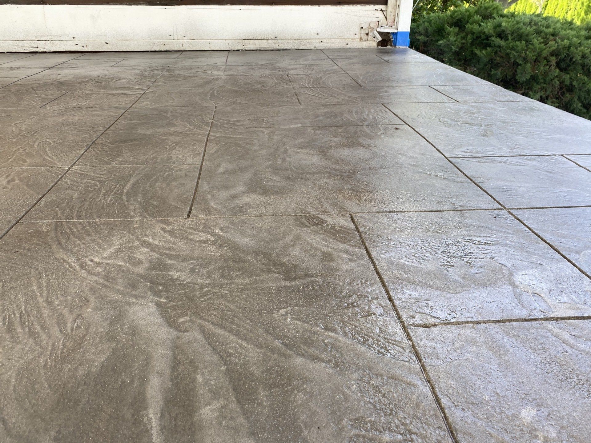 Another view of a wet cement floor — New Jersey — Konkreate & Epoxy