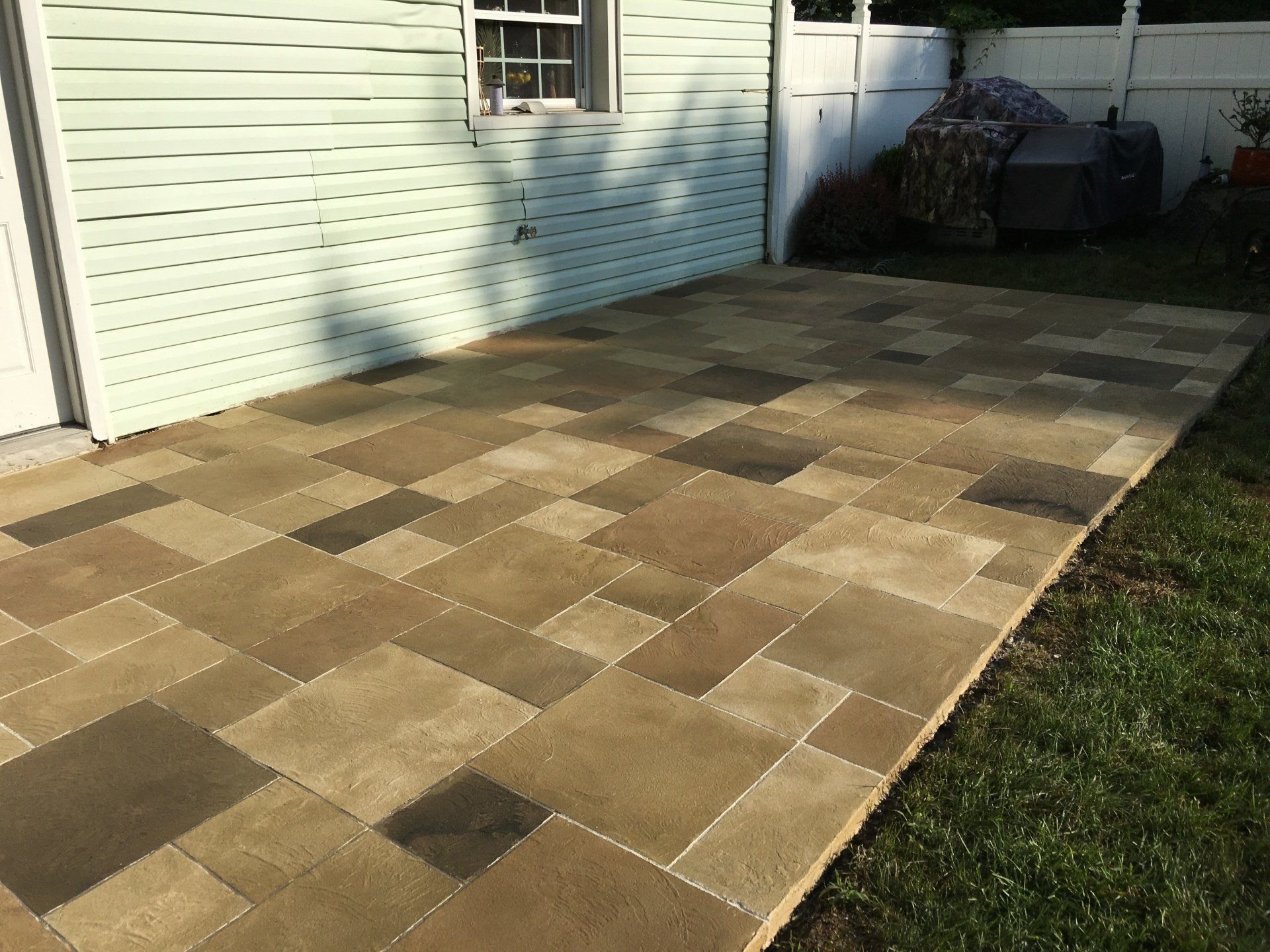Floor with shades of brown rectangular design — New Jersey — Konkreate & Epoxy