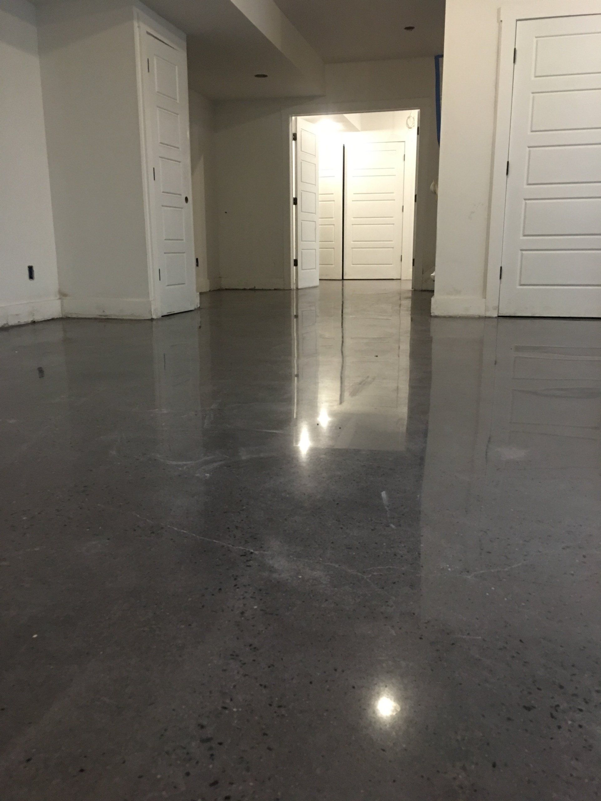 Wide shiny floor — New Jersey — Konkreate & Epoxy