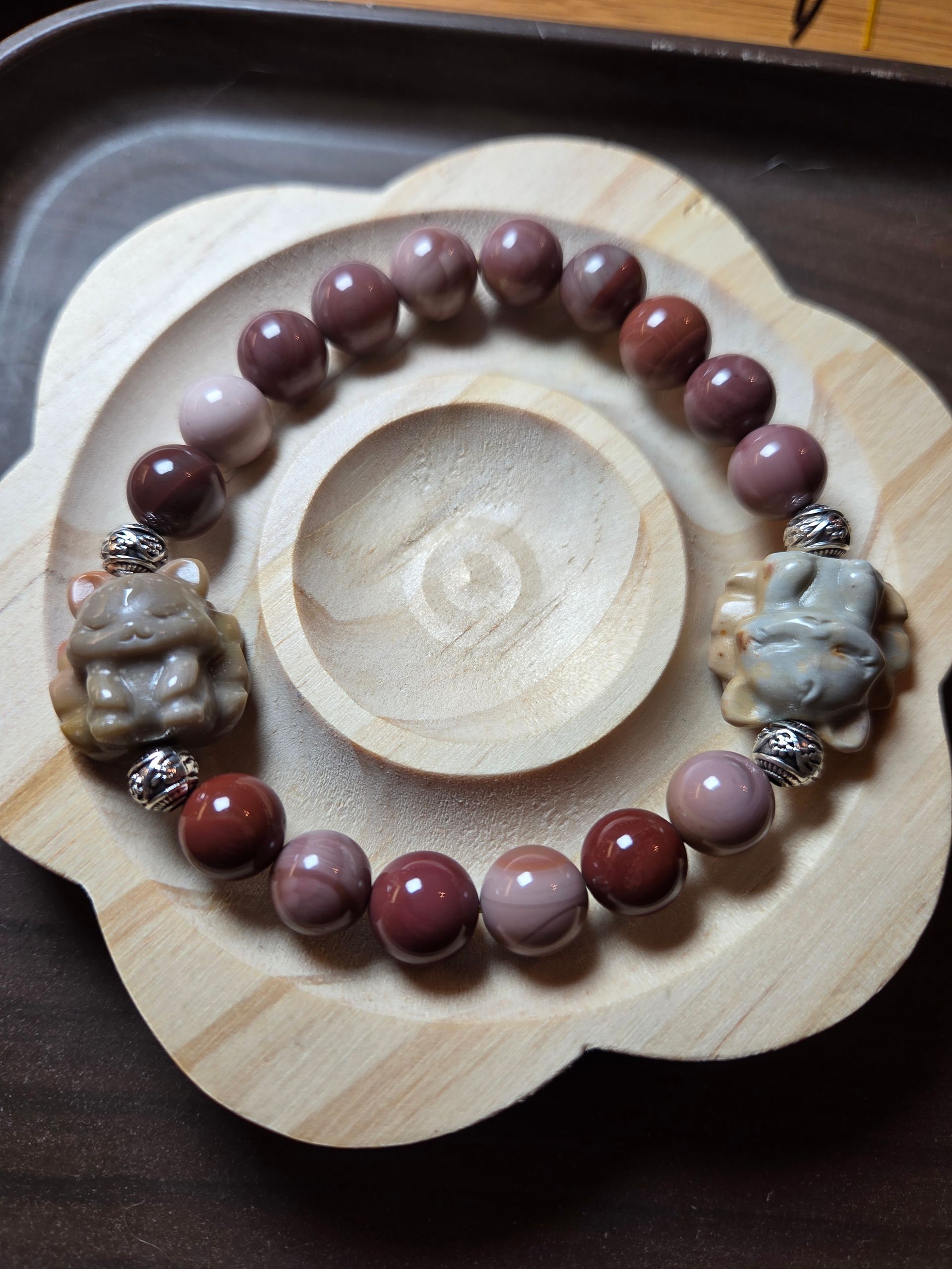 Alashan Agate with Nine Tail Fox