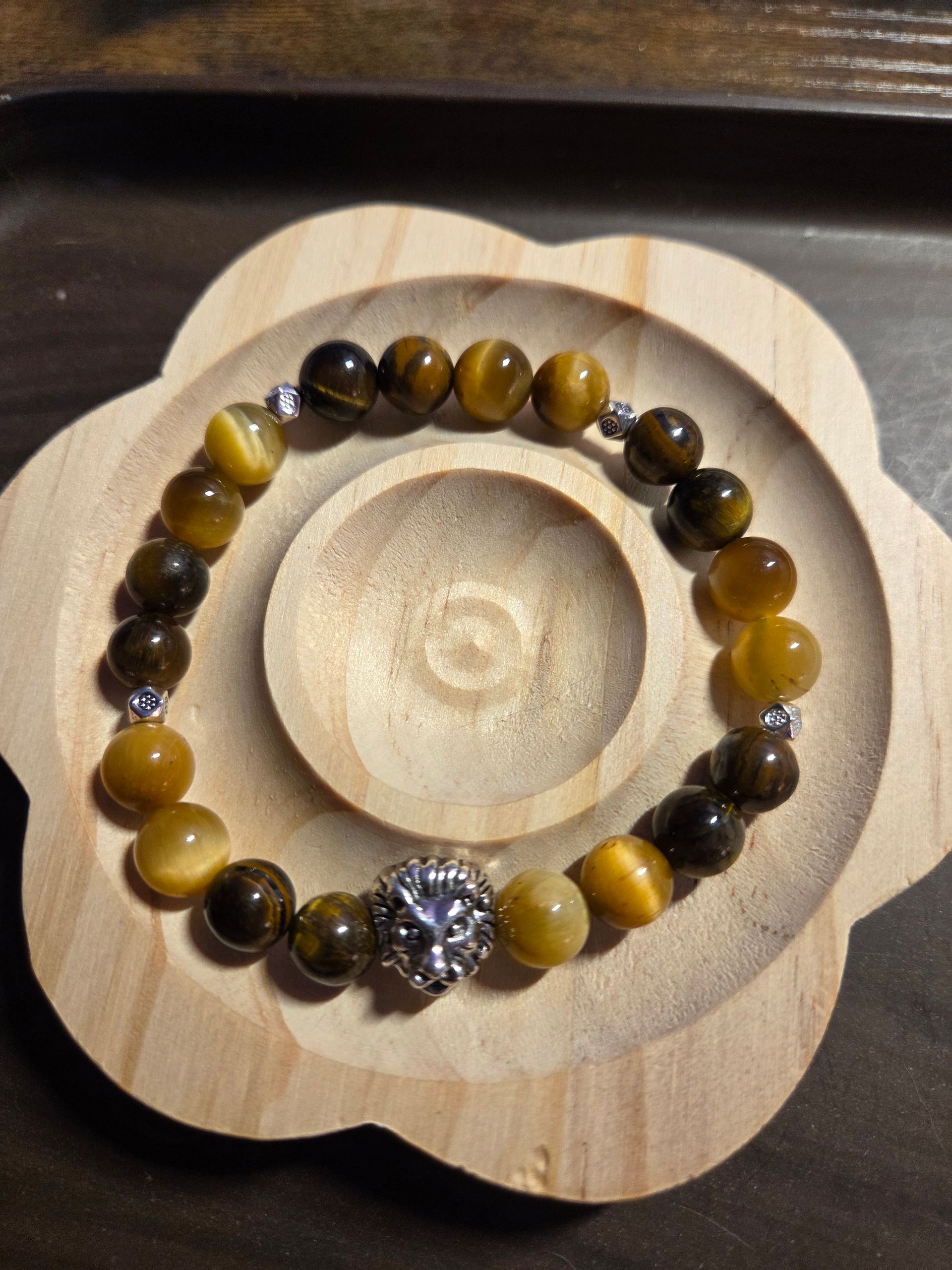 Golden and Brown Tigers Eye with Lions head